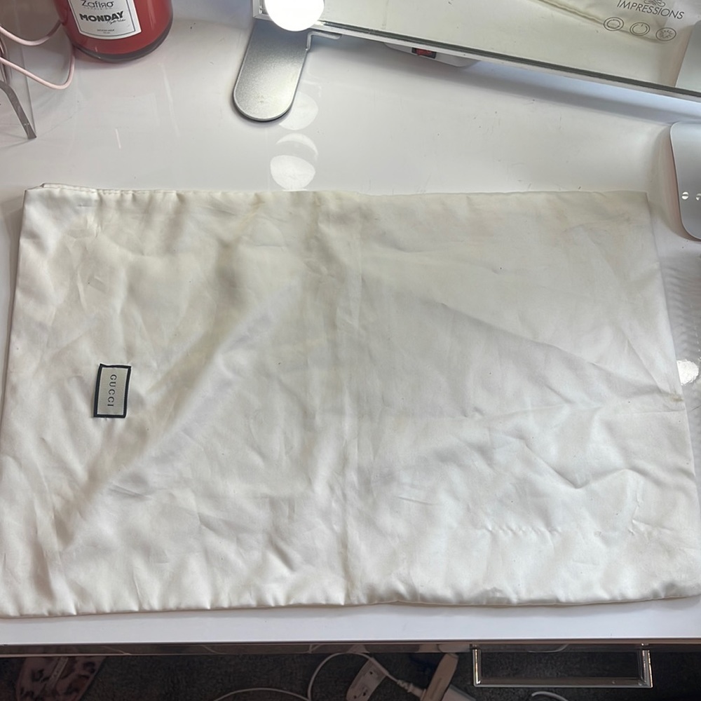 Silk white Gucci dust bag
